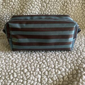 Thirty-one zippered jewelry holder, blue and taupe satin stripes, never used!
